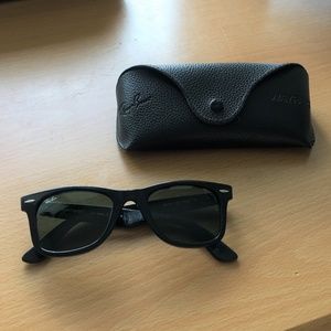 Ray-Ban Original Wayfarer Classics  w/ Case